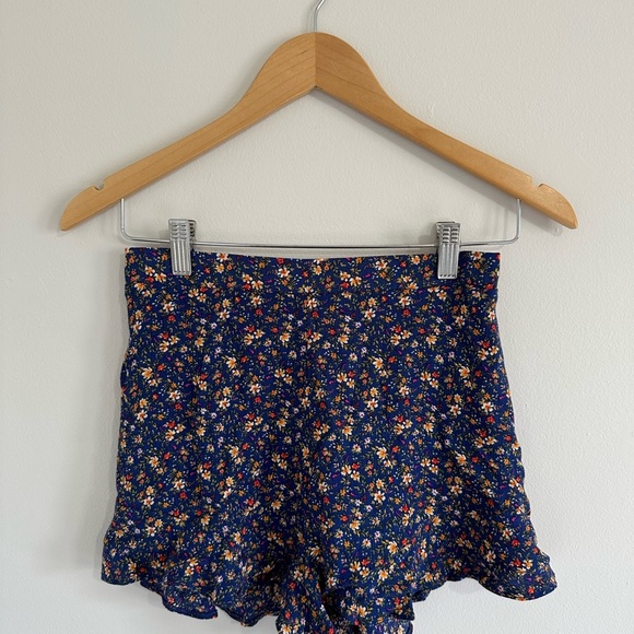 American Eagle Retro High Waisted Floral Soft Short S - Picture 3 of 6